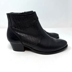 Elites by Walking Cradles Black Leather Boots Womens 9.5 Perforated Western